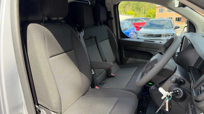 Vauxhall Vivaro L1 Diesel 1.5 Turbo D 120 Pro H1 Van - Image 6